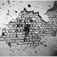 05 8 sarajevo segno granata muro